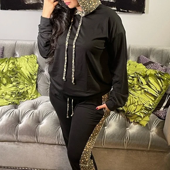 Loungewear Set - Picture 3 of 4